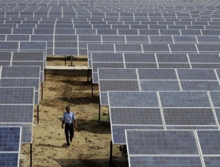 인도는 100-Gigawatt 태양광 임무에 대 한 연간 목표 문제